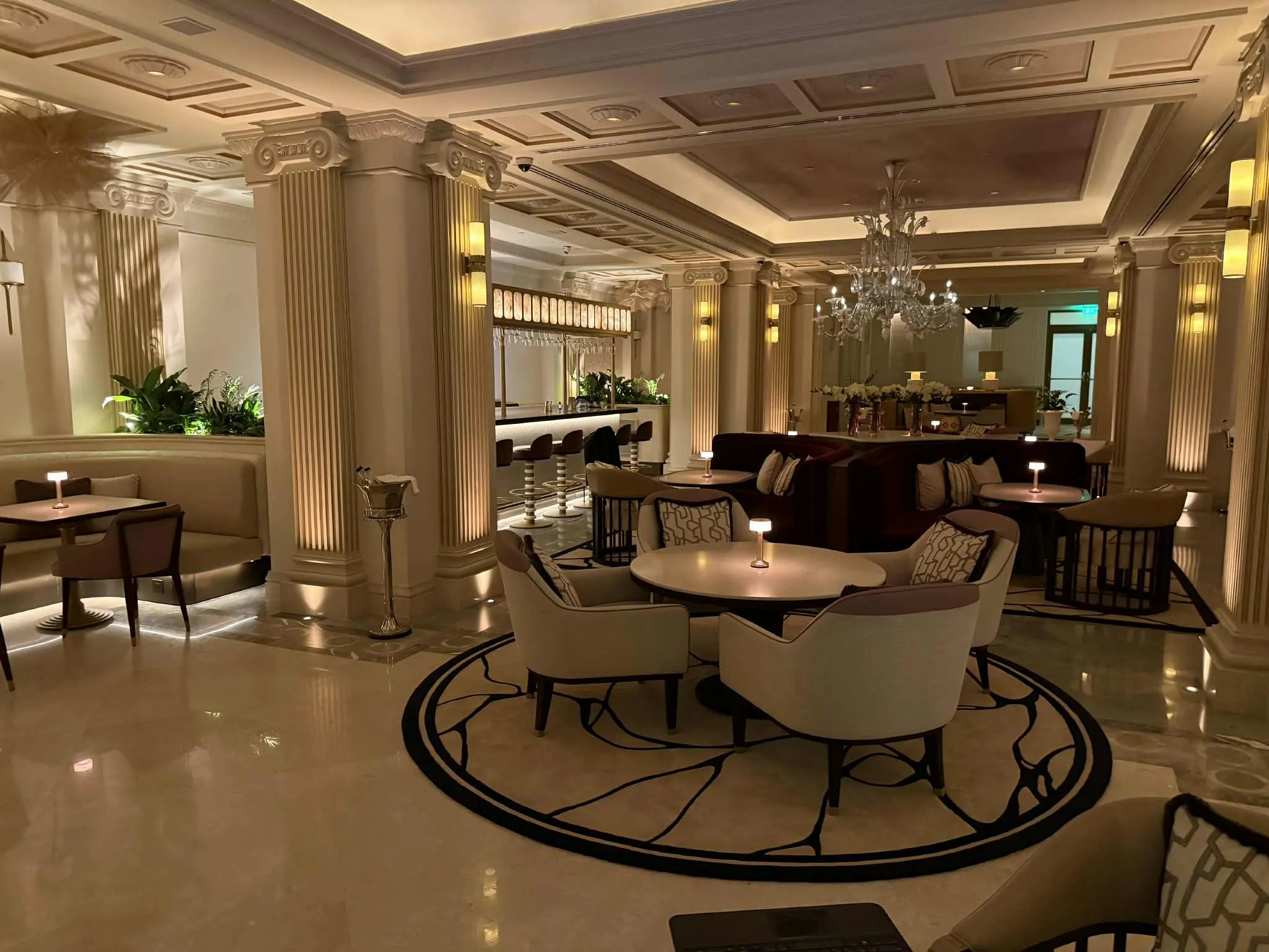 King George Hotel - The Lobby Bar.